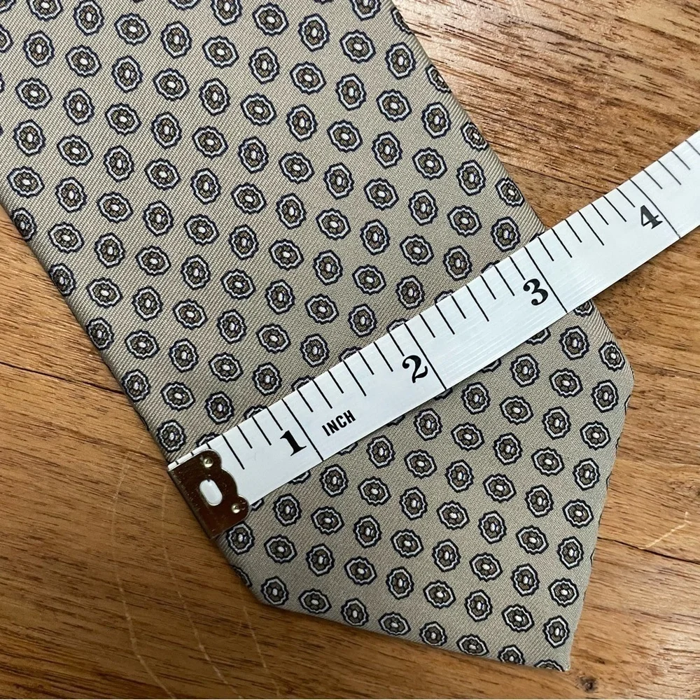 Kenneth Gordon Strickland’s Tan Silk Men’s Tie